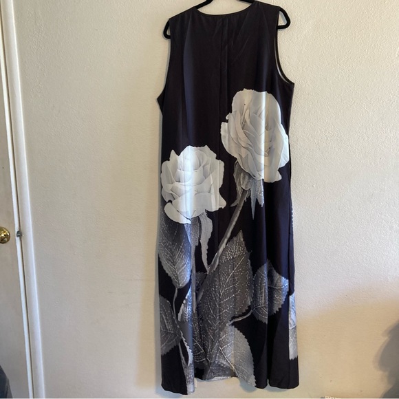 - Beautiful maxi dress - Picture 4 of 4